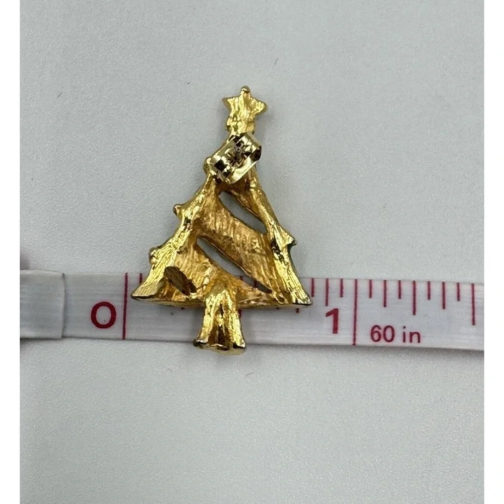 Vintage Gold Tone Green Christmas Tree Post Earrings Red Clear Rhinestones - Picture 6 of 7